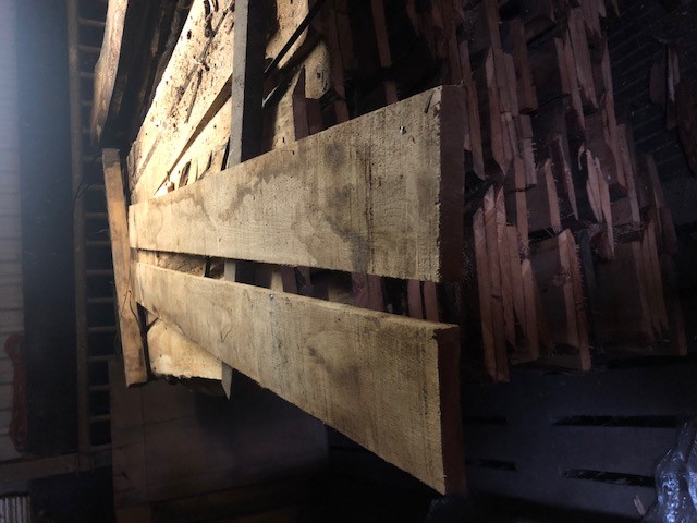Eiken Plank Ruw 27 mm dik | Breedte 12/18 cm | 200 / 210 cm Wind gedroogd